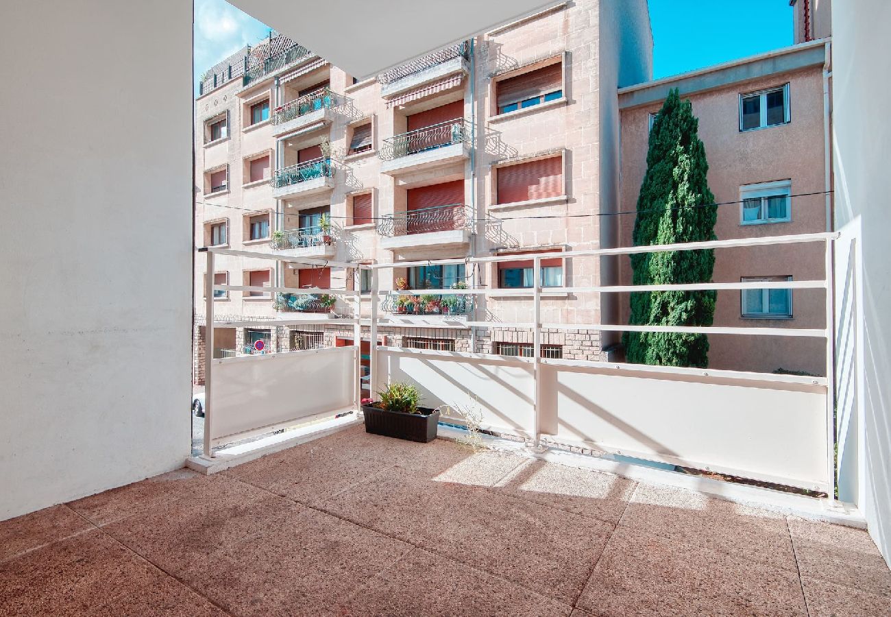 Apartment in Marseilles - HOPKINSON · Agréable T3 avec balcon et parking à L