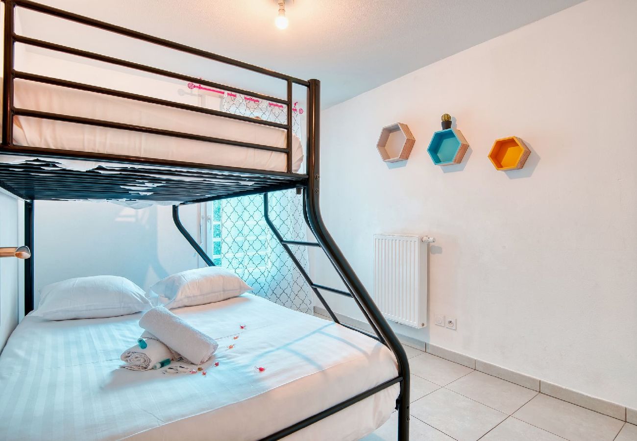 Apartment in Marseilles - HOPKINSON · Agréable T3 avec balcon et parking à L