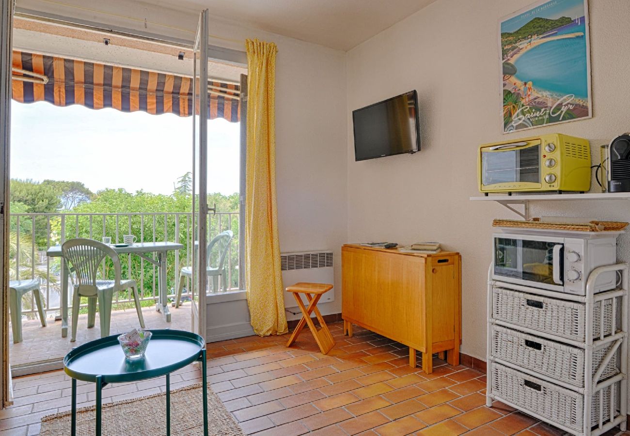 Studio in Saint-Cyr-sur-Mer - MARINES SAINT CYR · La brise vue mer et plage