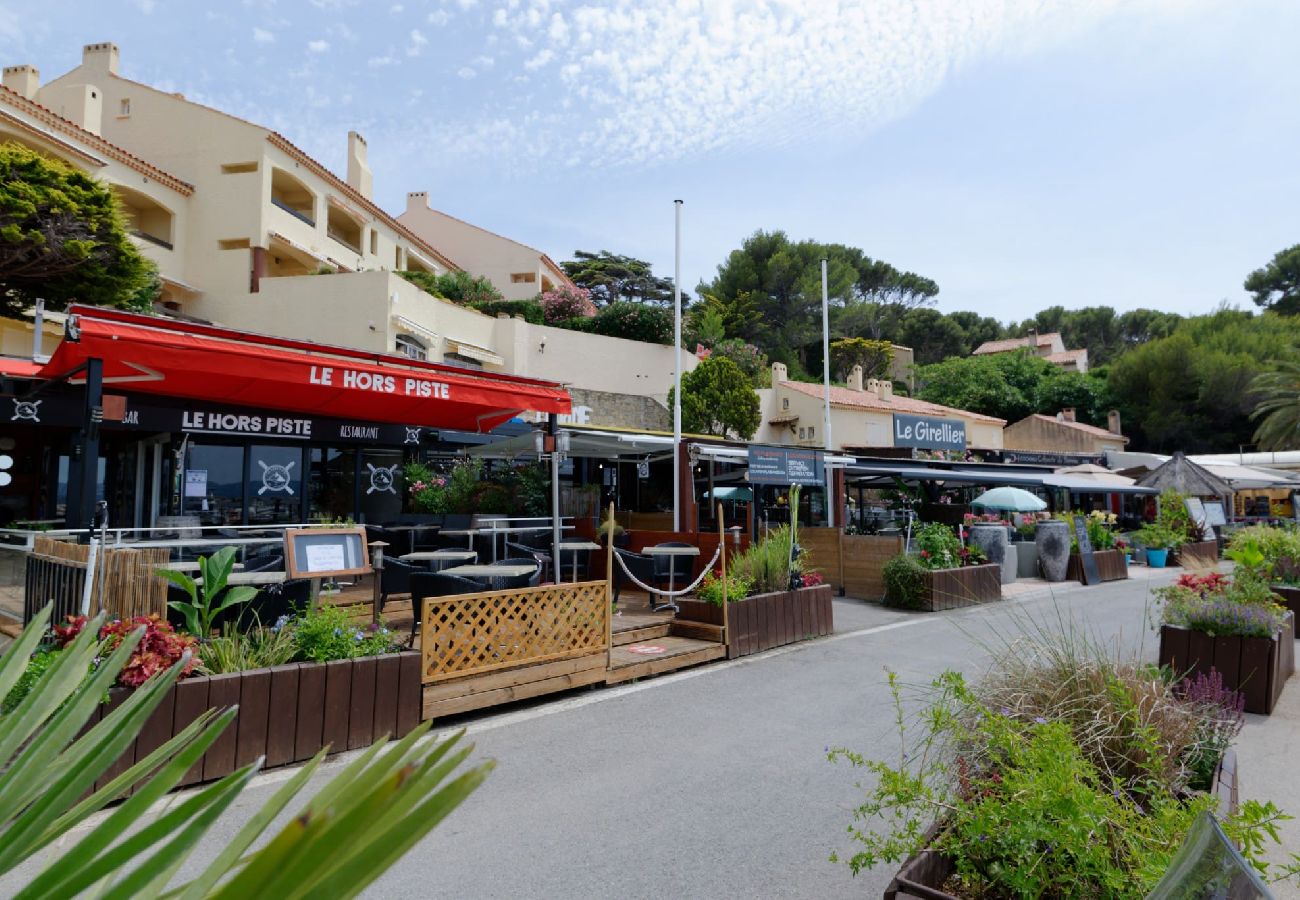 Studio in Saint-Cyr-sur-Mer - MARINES SAINT CYR · La brise vue mer et plage