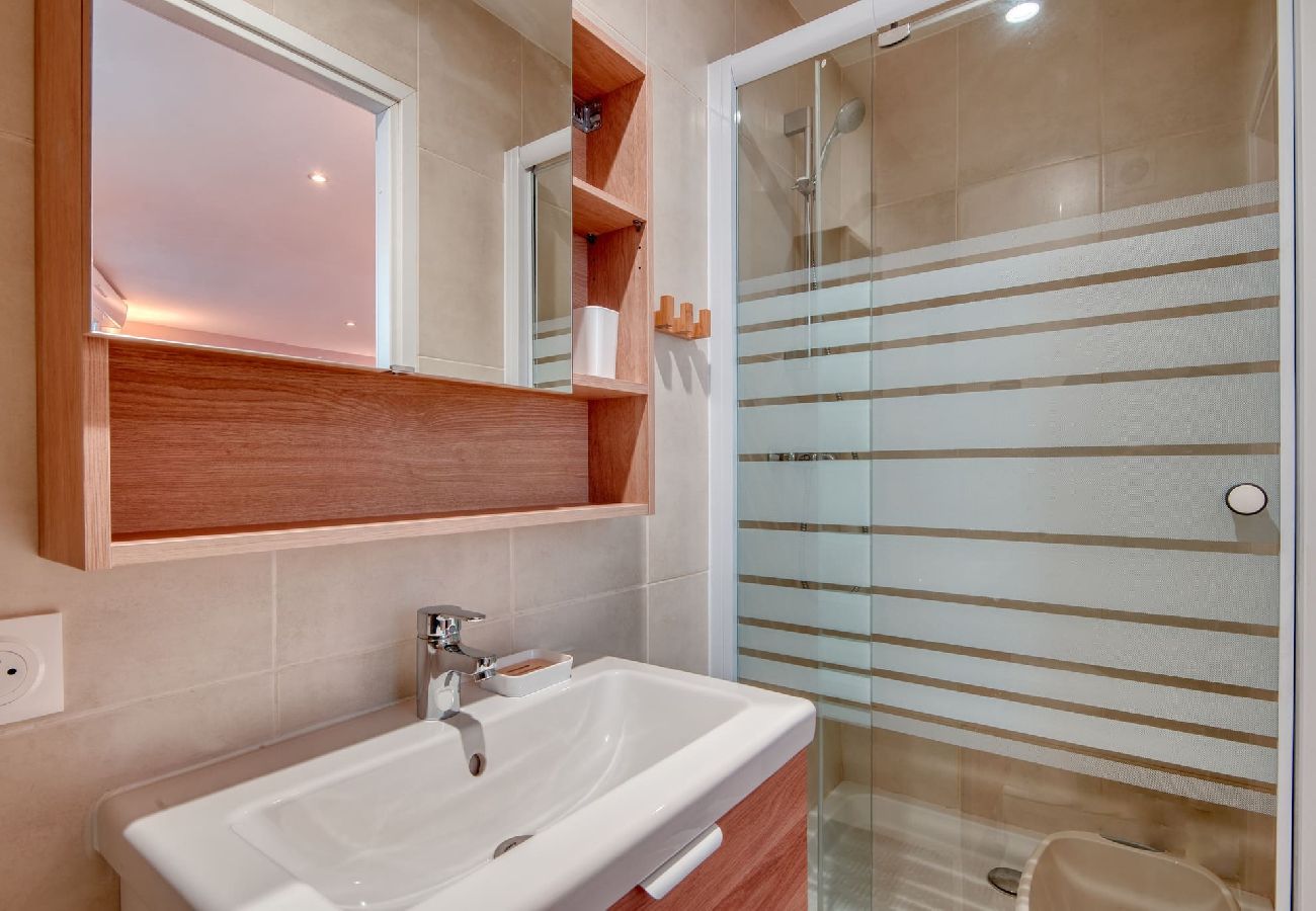 Apartment in Marseilles - Le 102 - T2 Climatisé à la Belle de Mai