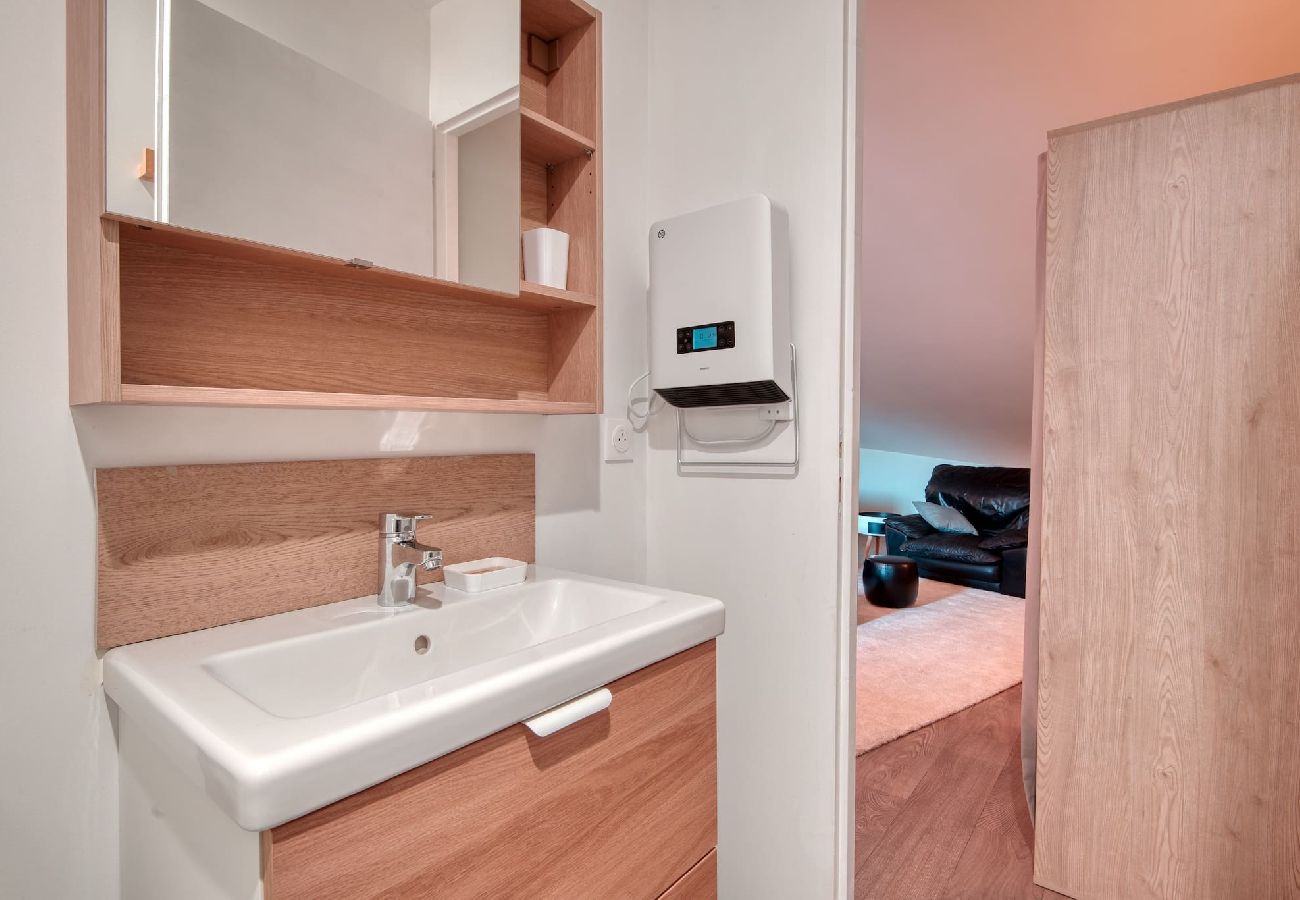 Apartment in Marseilles - Le 103 - T1 rénové à 20 min à pied Gare St-Charles