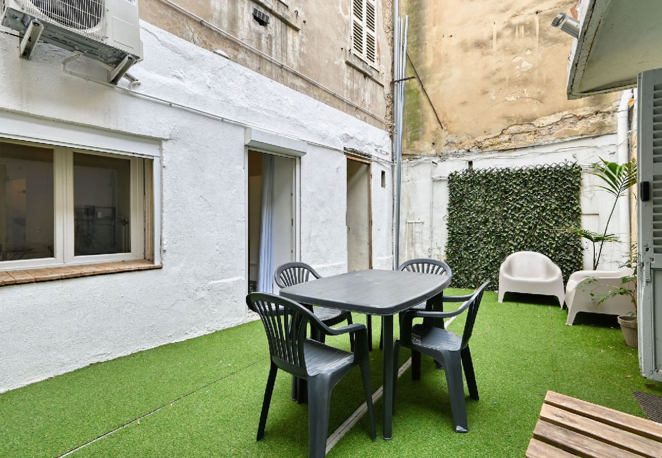 Apartment in Marseilles - THIBAUD · T4 terrasse 15 min à pied Métro