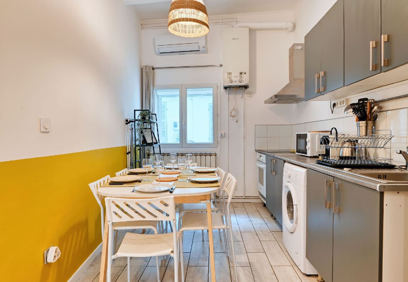 Apartment in Marseilles - THIBAUD · T4 terrasse 15 min à pied Métro