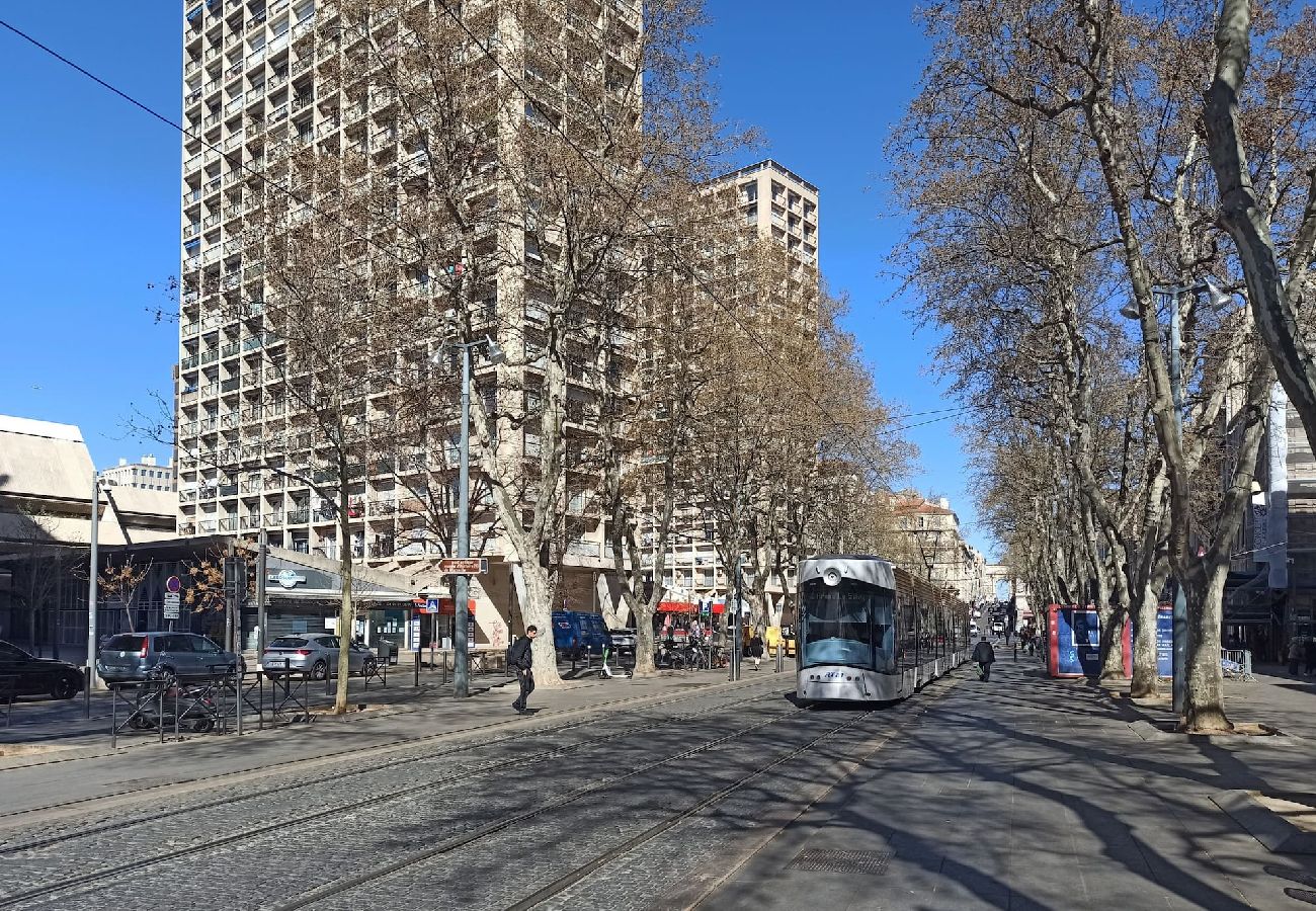 Studio in Marseilles - THUBANEAU 2 · Studio 3 min La Canebière