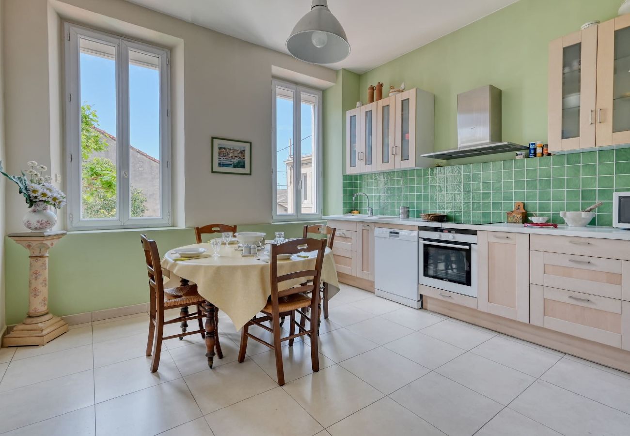 Apartment in Marseilles - CAPELETTE · T3 climatisé à la Capelette