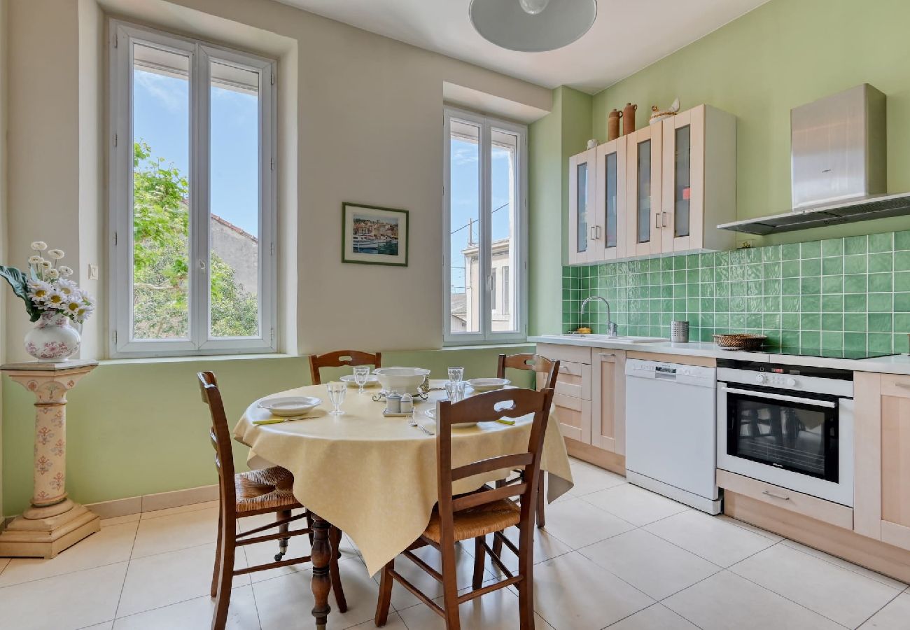 Apartment in Marseilles - CAPELETTE · T3 climatisé à la Capelette