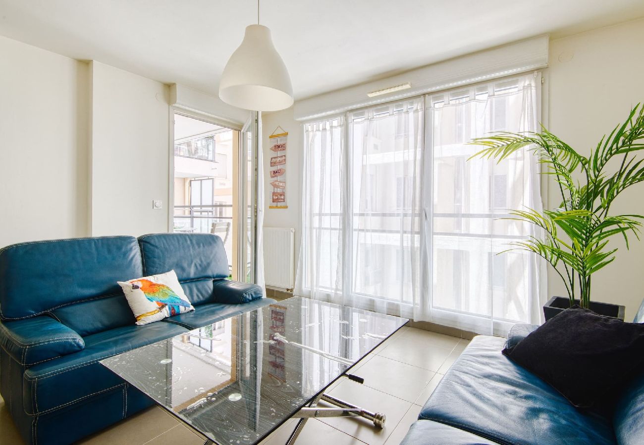 Apartment in Marseilles - CATALANS · Super T2 Climatisé avec Balcon à pied p