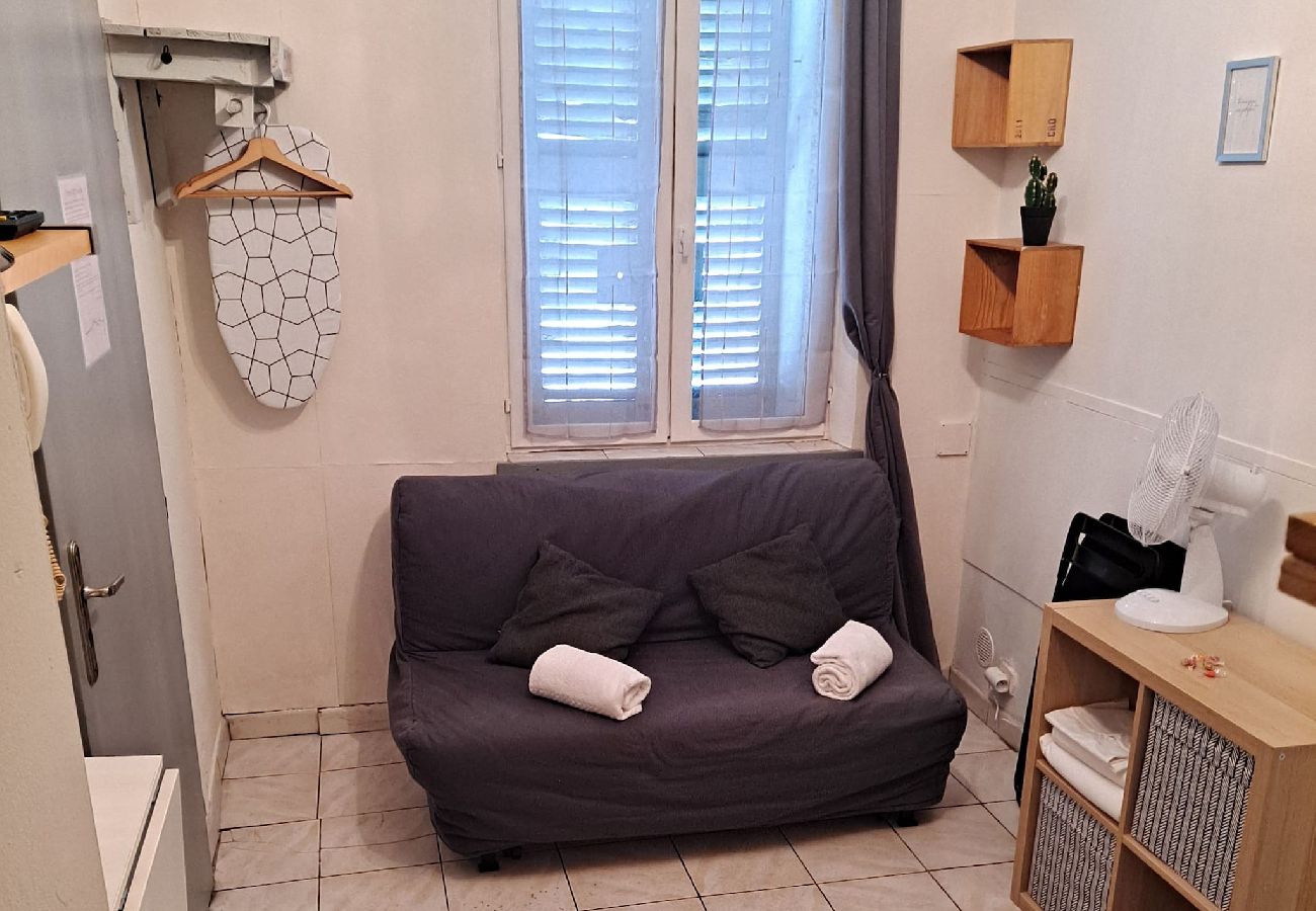 Apartment in Marseilles - Vauban- Studio à 10 min de Notre-Dame de