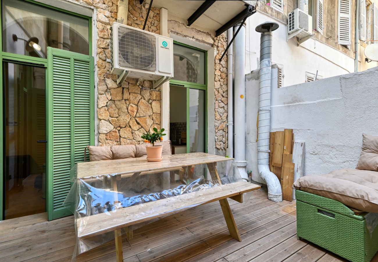 Apartment in Marseilles - Académie - T3 climatisé terrasse à Noailles