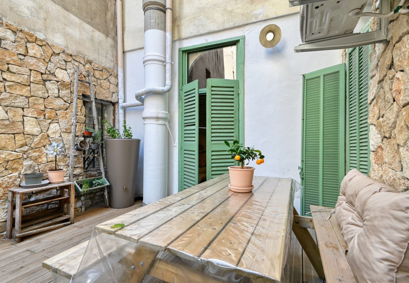 Apartment in Marseilles - Académie - T3 climatisé terrasse à Noailles