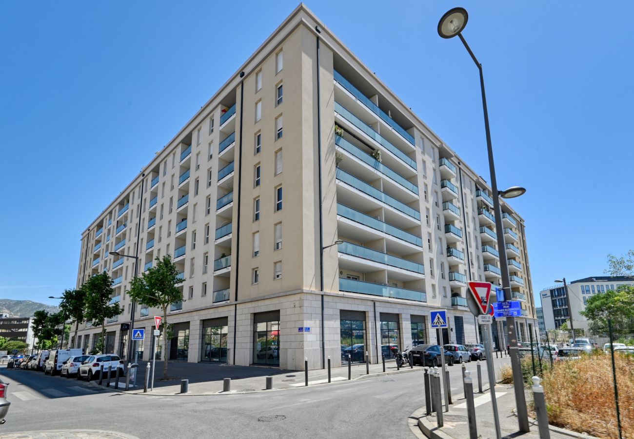 Apartment in Marseilles - Paillas - T3 climatisé avec balcon et parking