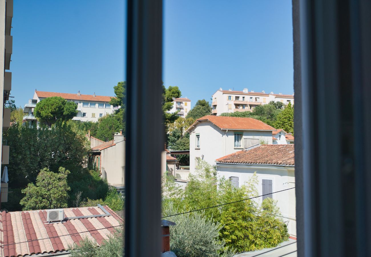 Apartment in Marseilles - BLANCARDE - T4 avec balcon à La Blancarde