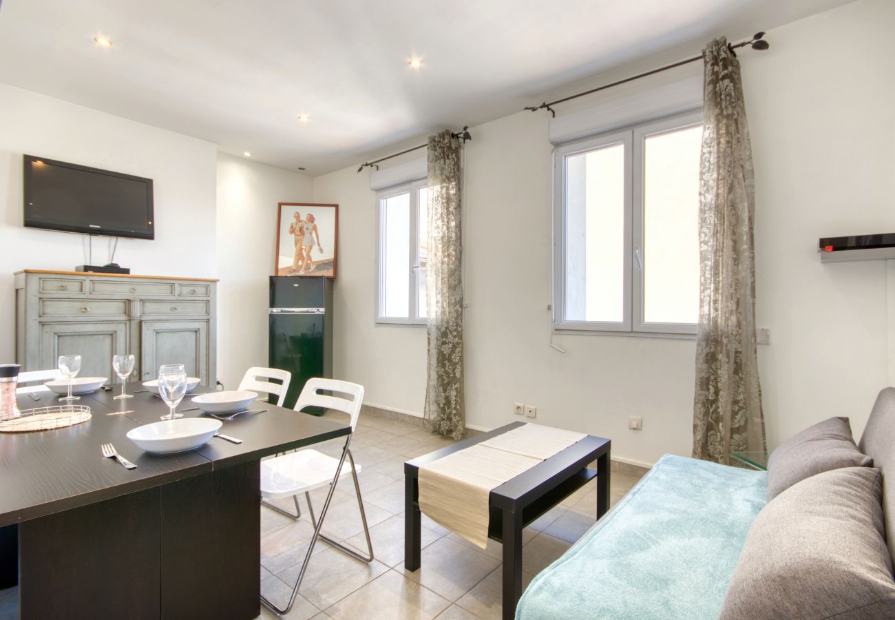 Apartment in Marseilles - STRASBOURG–T2 centre-ville à pied Gare St-Charles