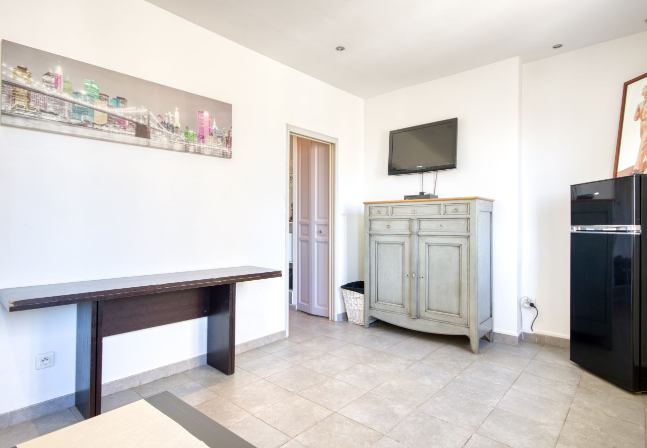 Apartment in Marseilles - STRASBOURG–T2 centre-ville à pied Gare St-Charles