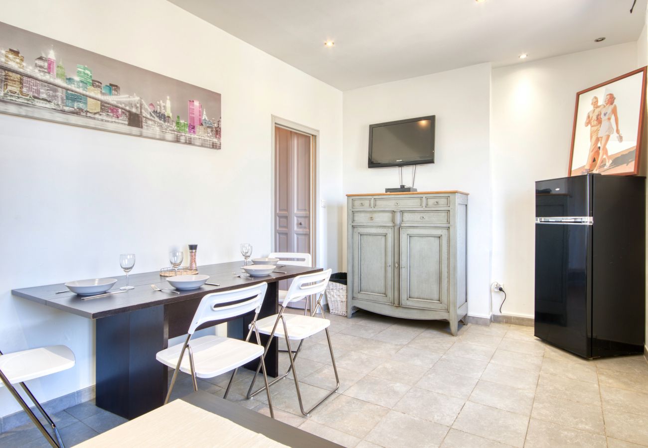 Apartment in Marseilles - STRASBOURG–T2 centre-ville à pied Gare St-Charles