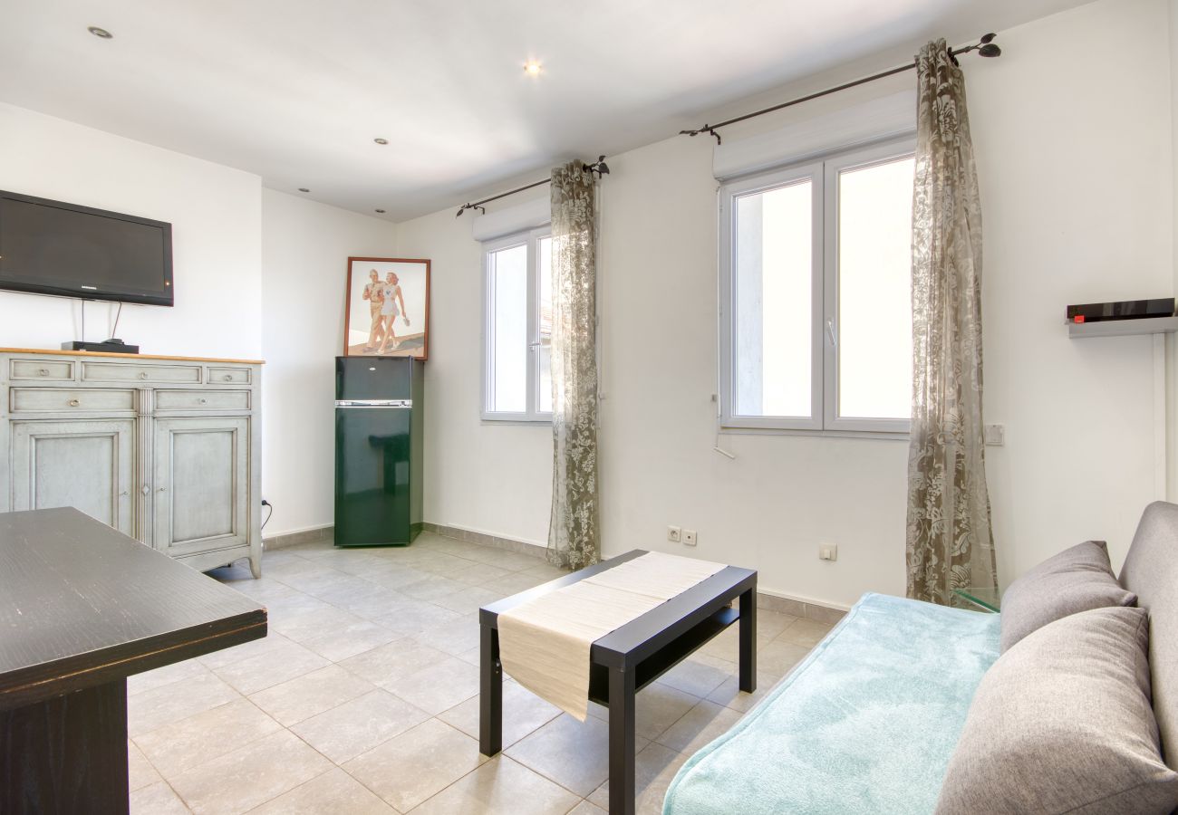 Apartment in Marseilles - STRASBOURG–T2 centre-ville à pied Gare St-Charles