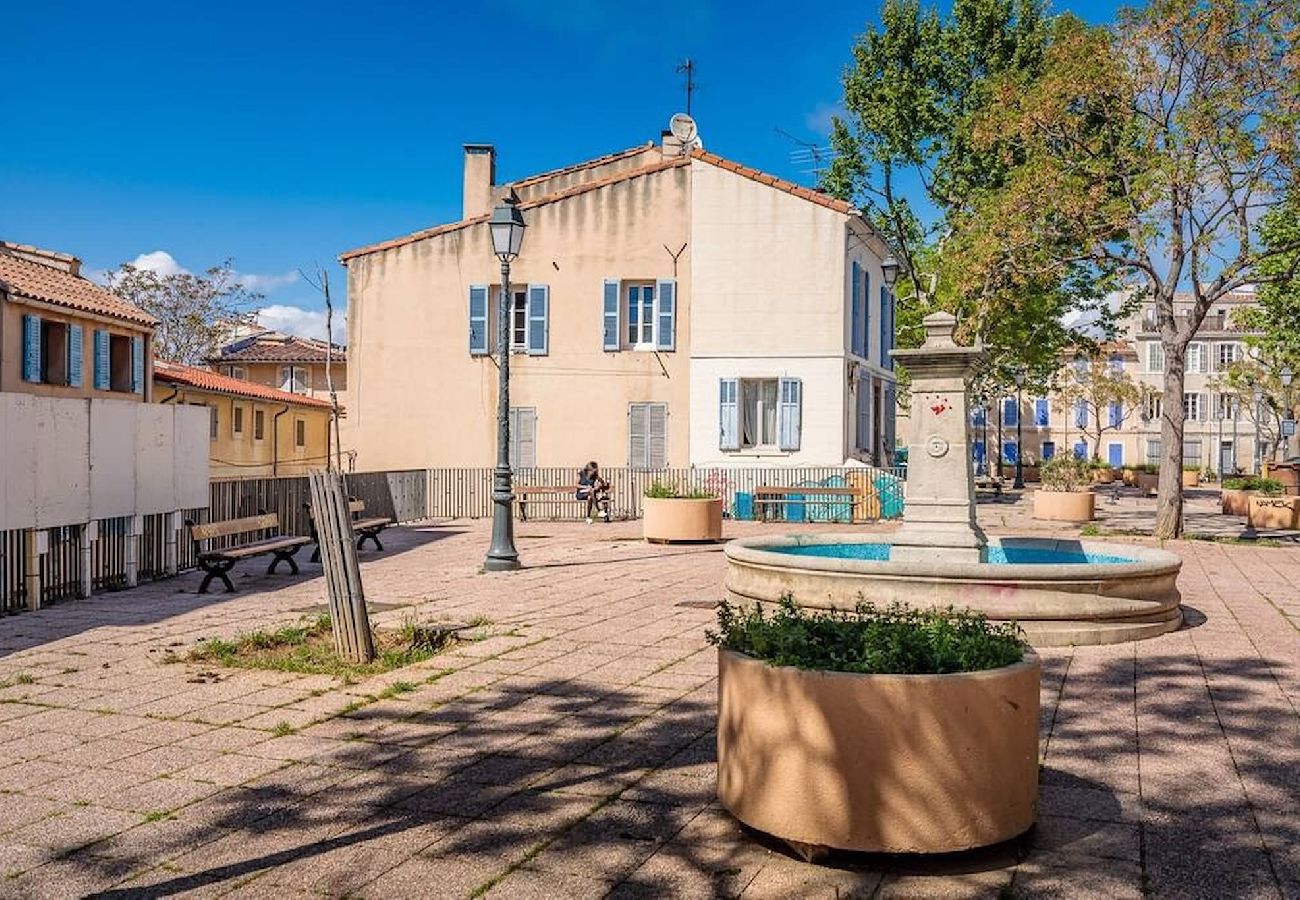 Appartement à Marseille - MUETTES 1-Appart 5* Climatisé - Terrasse au Panier