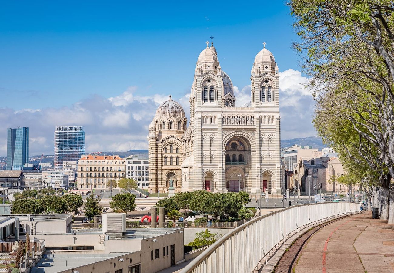 Appartement à Marseille - LA MAJOR 1 - Majestueux T4 Climatisé au Panier