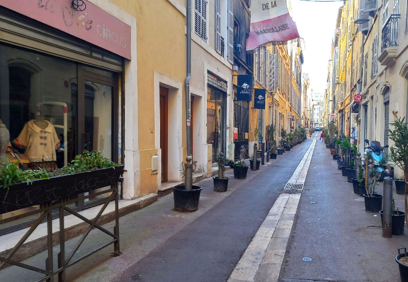 Studio à Marseille - THUBANEAU 2 · Studio 3 min La Canebière