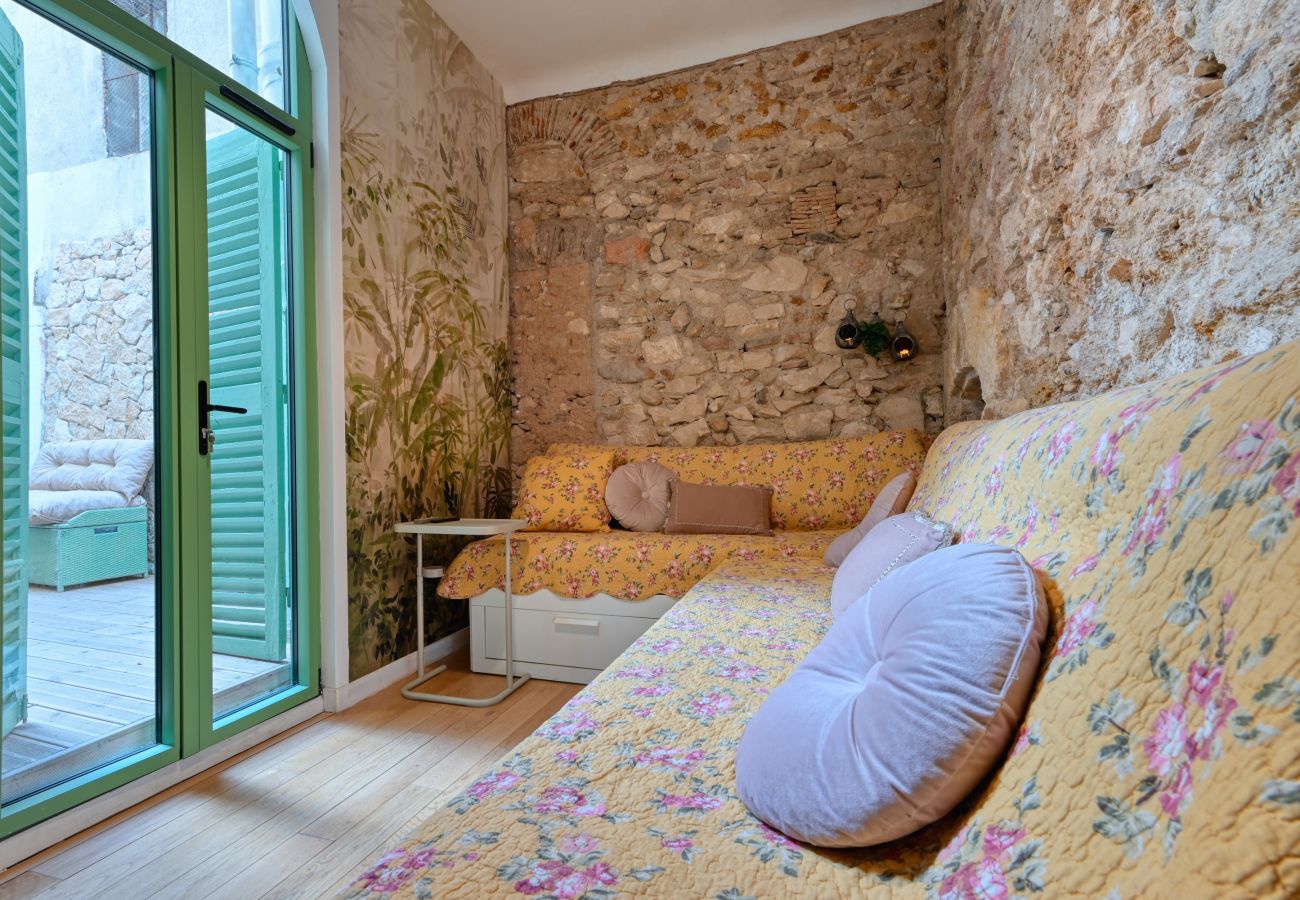 Appartement à Marseille - Académie - T3 climatisé terrasse à Noailles