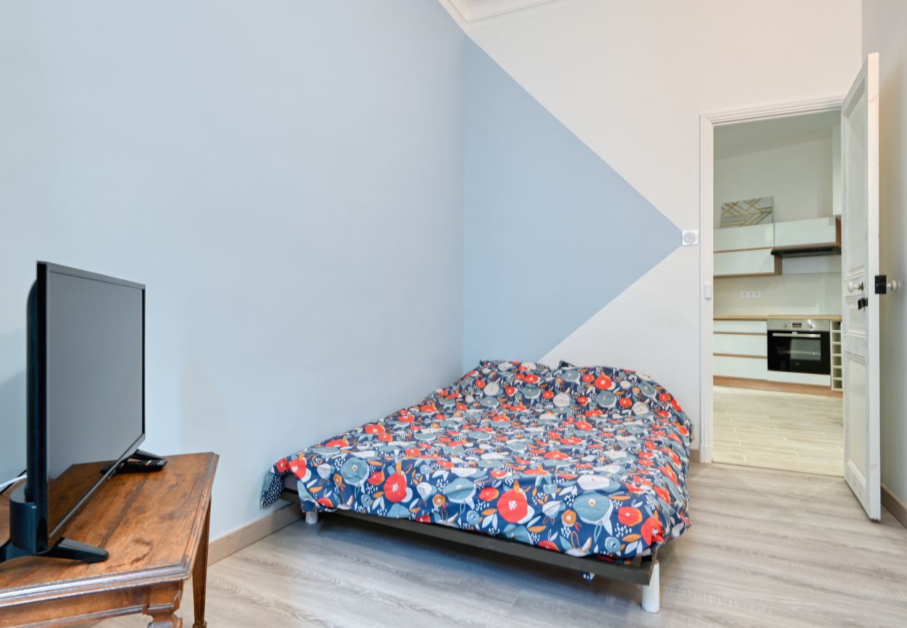 Appartement à Marseille - HEUZÉ R+3 -Bel appart 10 min à pied Gare St Charle