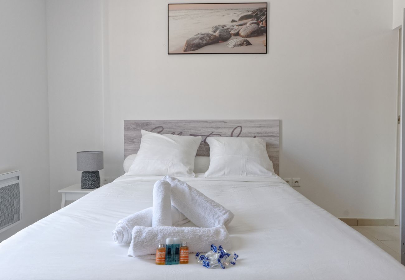 Appartement à Marseille - CAPTURA - T2 Premium-Terrasse-Parking gratuit